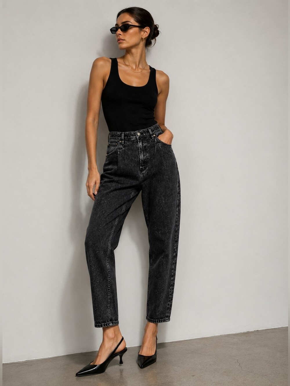 Abercrombie 80s Mom Jeans Ultra High Rise Black Acid Wash Denim 30/10